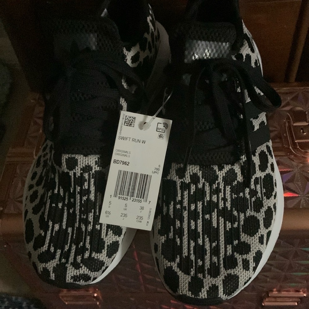 Adidas Swift Run Sneaker 6 1/2 White/Core Black/Cream Animal Spots